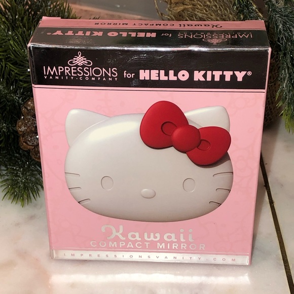 ✨NWT✨ Hello Kitty Impressions Compact Mirror - Picture 2 of 10